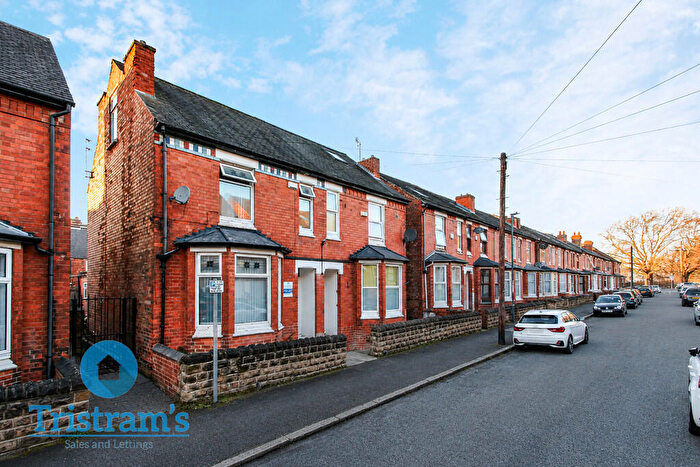 5 Bedroom Semi-Detached House For Sale In Teversal Avenue, Nottingham, NG7