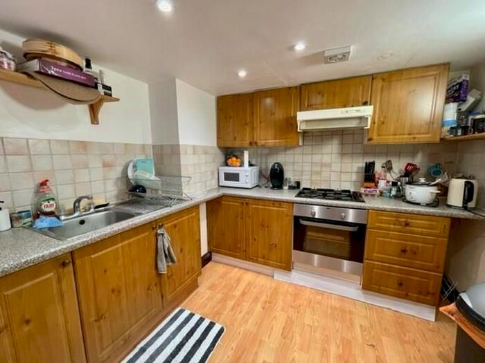 2 Bedroom Flat To Rent In West End Lane, London, NW6