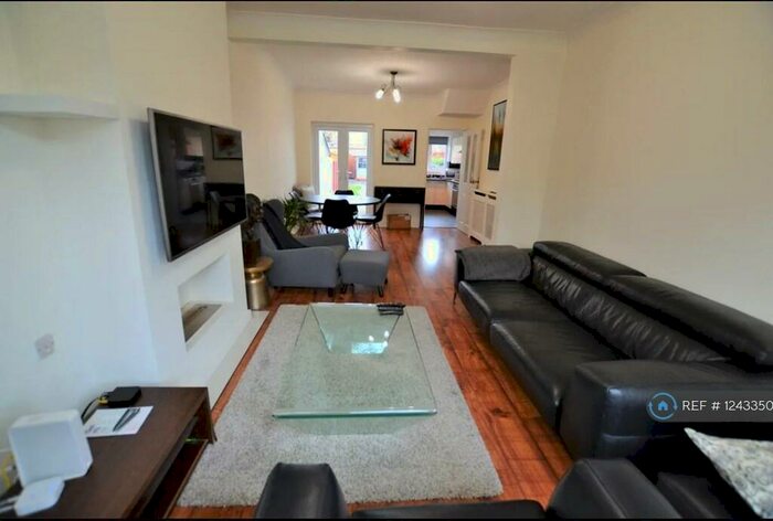 3 Bedroom Terraced House To Rent In Clive Road, Enfield, EN1