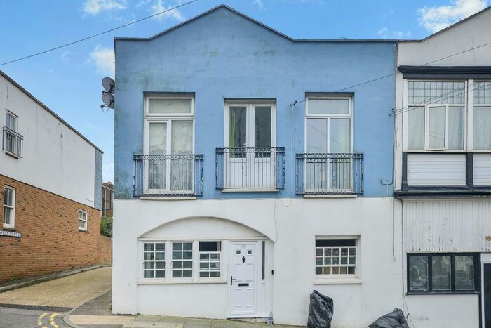1 Bedroom Flat To Rent In Plains Of Waterloo, Ramsgate, CT11