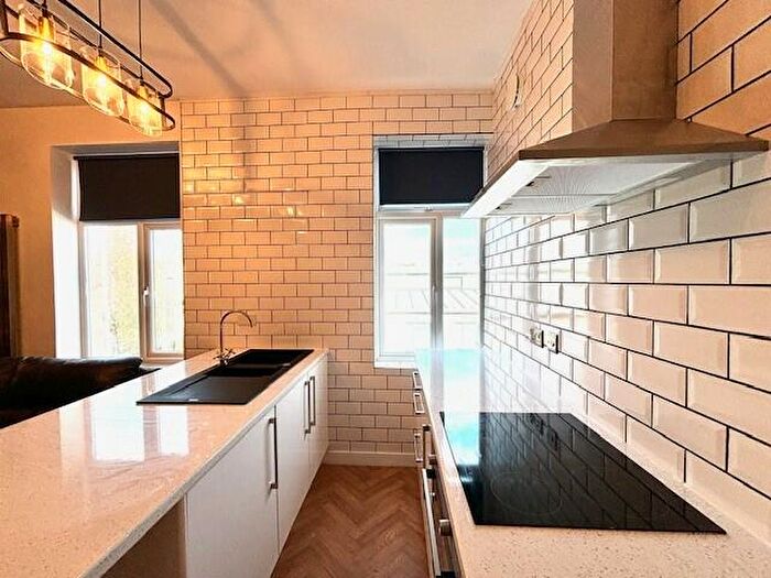 5 Bedroom House To Rent In Morrill Street, Hull, HU9