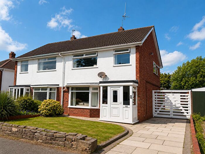 3 Bedroom Semi-Detached House For Sale In Kylemore Drive, Heswall, Wirral, CH61