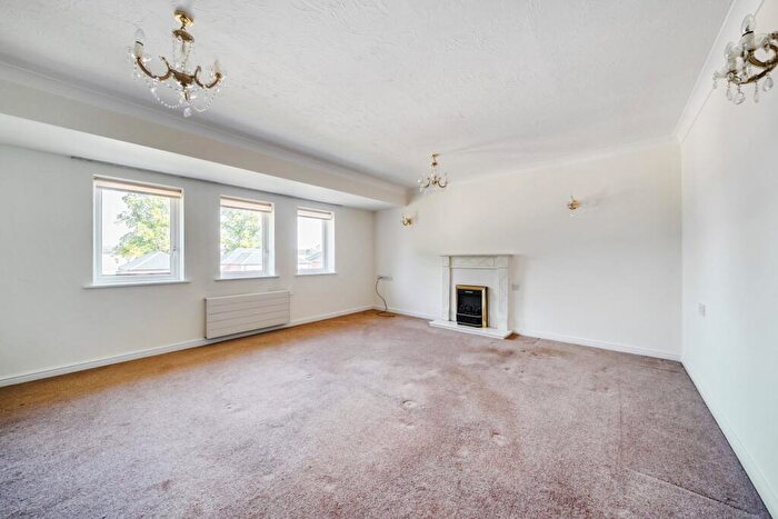 2 Bedroom Retirement Property For Sale In Minster Court, Bracebridge Heath, Lincoln, LN4