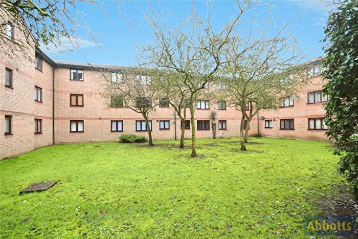 1 Bedroom Flat For Sale In Sandon Close, Rochford, Essex, SS4