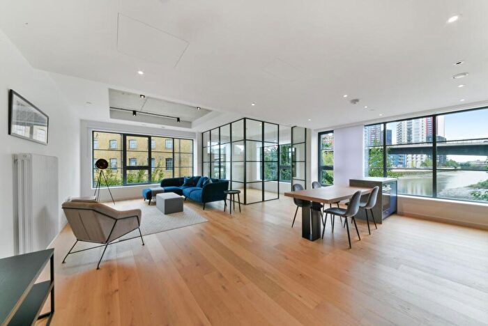 2 Bedroom Apartment For Sale In Douglass Tower, Goodluck Hope Walk, E14