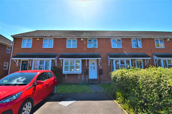 3 Bedroom Terraced House To Rent In Cranmere Court Strood, ME2