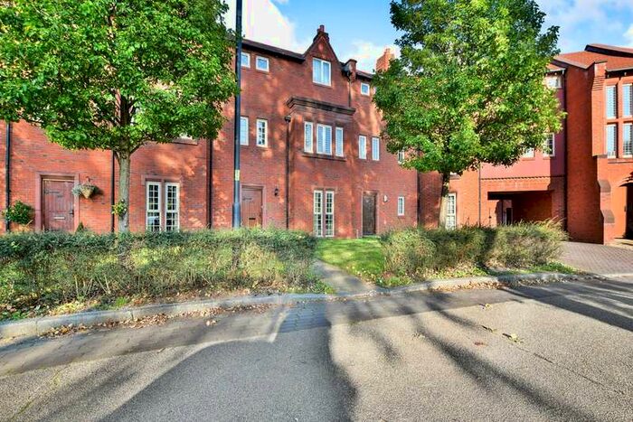 4 Bedroom Town House To Rent In Kingswood, Warrington, WA5