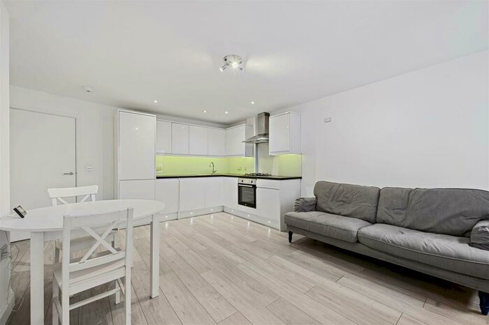 1 Bedroom Flat To Rent In Clarence Street, Kingston Upon Thames, KT1