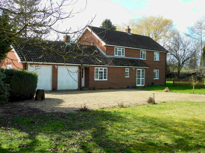 4 Bedroom Detached House To Rent In Lighthouse Farmhouse, East Bank, Sutton Bridge, PE12