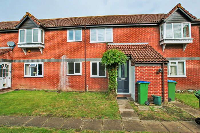 1 Bedroom Maisonette To Rent In Cambridge Road, West Molesey, KT8