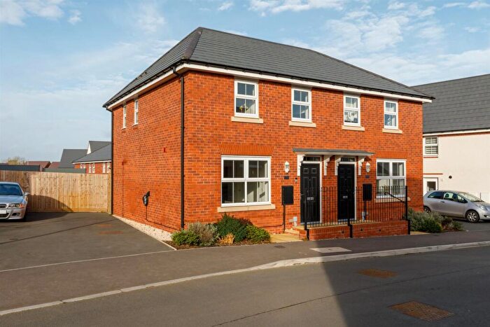 3 Bedroom Semi Detached House For Sale In Ropeway, Southam, CV47