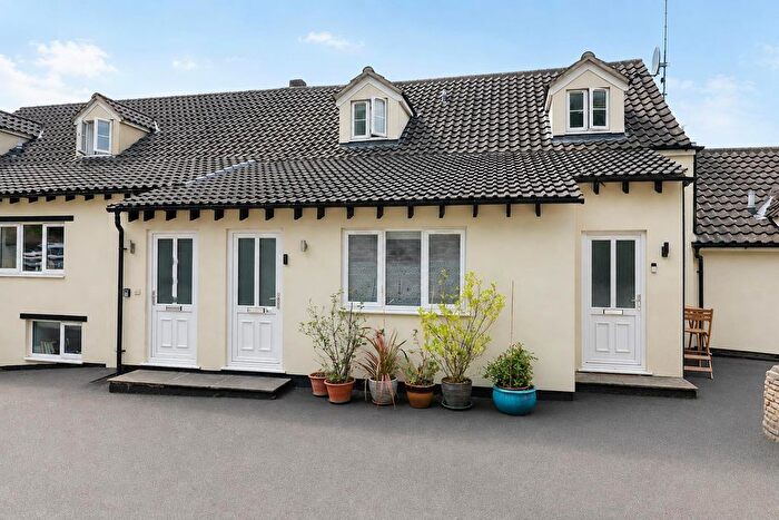 1 Bedroom Flat For Sale In Rooksmoor, Woodchester, Stroud, GL5