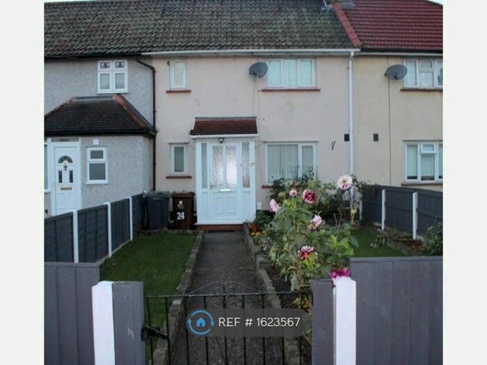3 Bedroom Terraced House To Rent In Meadow Road, Barking, IG11