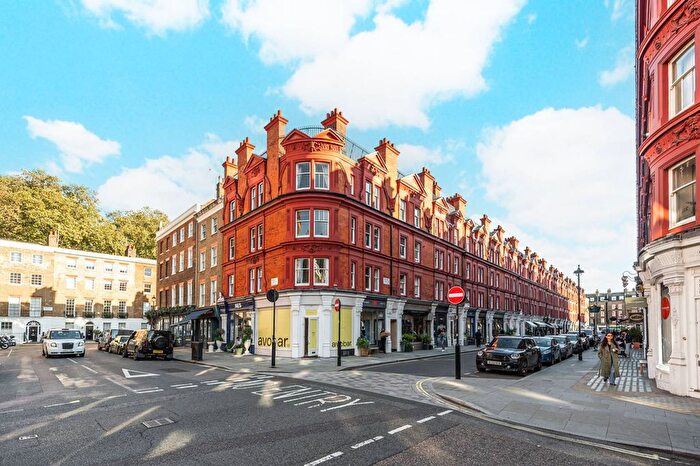 2 Bedroom Flat To Rent In Chiltern Street, Marylebone, London, W1U
