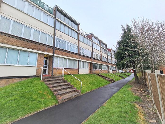 1 Bedroom Flat To Rent In Swanston Grange, Dunstable Road, Luton, Bedfordshire, LU4