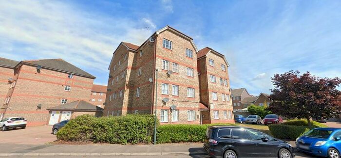 2 Bedroom Flat To Rent In Fairway Drive, London, SE28