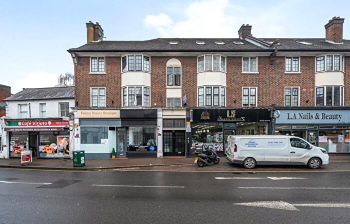 2 Bedroom Apartment To Rent In South Street, Epsom, Surrey, KT18