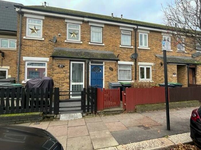 2 Bedroom House To Rent In Antill Road, London, N15