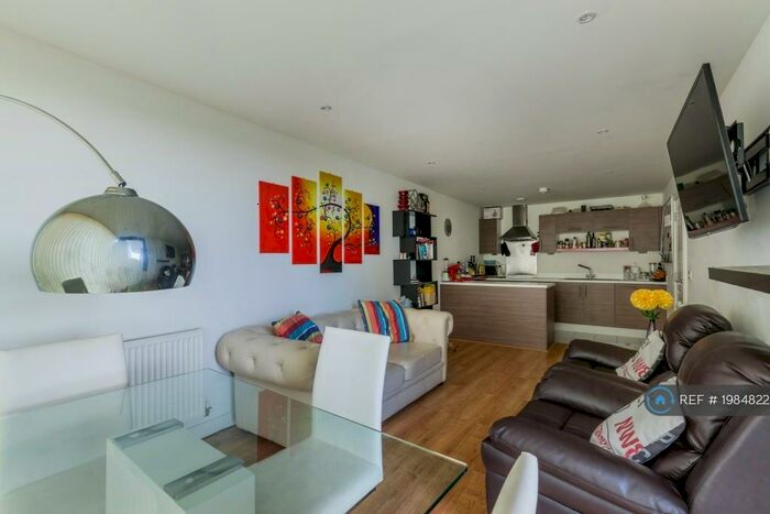 2 Bedroom Flat To Rent In Merlin Heights, London, N17