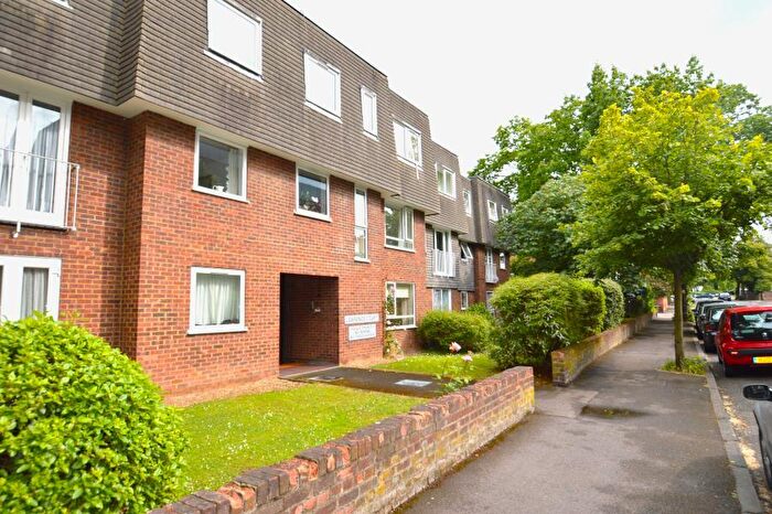 2 Bedroom Apartment To Rent In Alma Road, Windsor, SL4