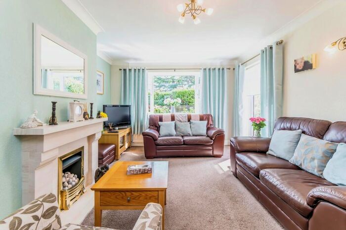 2 Bedroom Bungalow For Sale In Tower View, Croydon, CR0