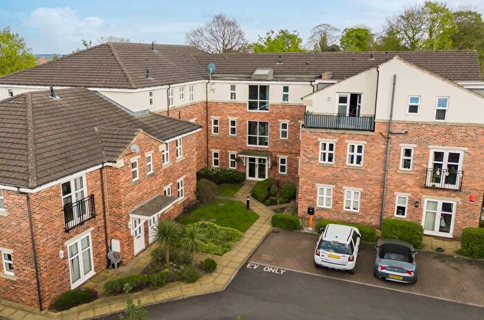 2 Bedroom Flat To Rent In Longthorpe Lane, Lofthouse, Wakefield, WF3