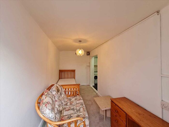 Studio To Rent In Coleridge Road, London, N12