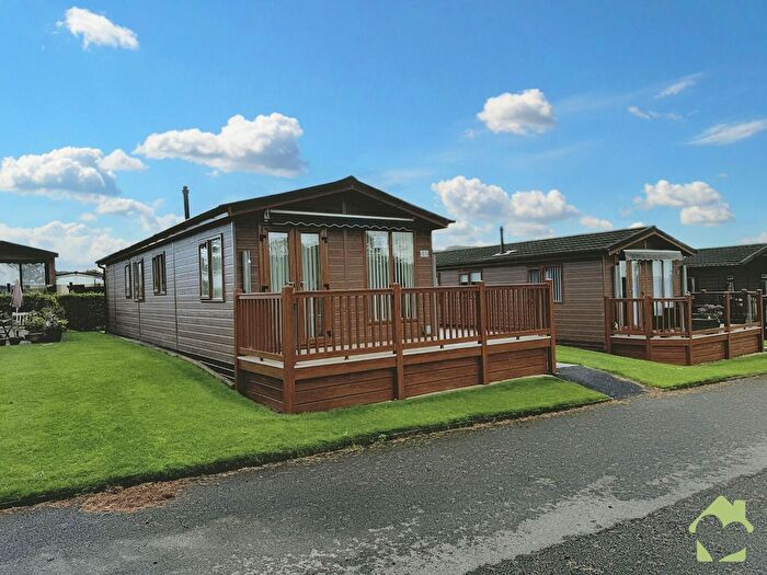 2 Bedroom Lodge For Sale In Claylands Caravan Park, Weavers Lane, Cabus, Preston, PR3