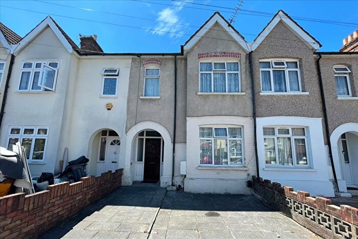 3 Bedroom Terraced House For Sale In Danesbury Road, Feltham, Middlesex, TW13