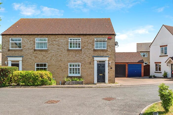 3 Bedroom Semi-Detached House For Sale In Columbine Road, Ely, Cambridgeshire, CB6