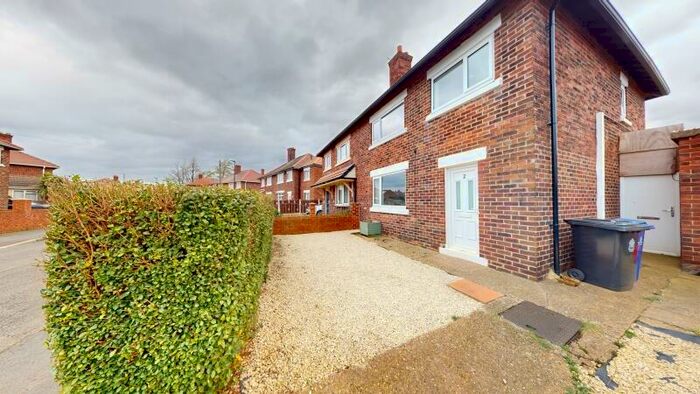 3 Bedroom Semi-Detached House To Rent In Wortley Avenue, Conisbrough, Doncaster, DN12