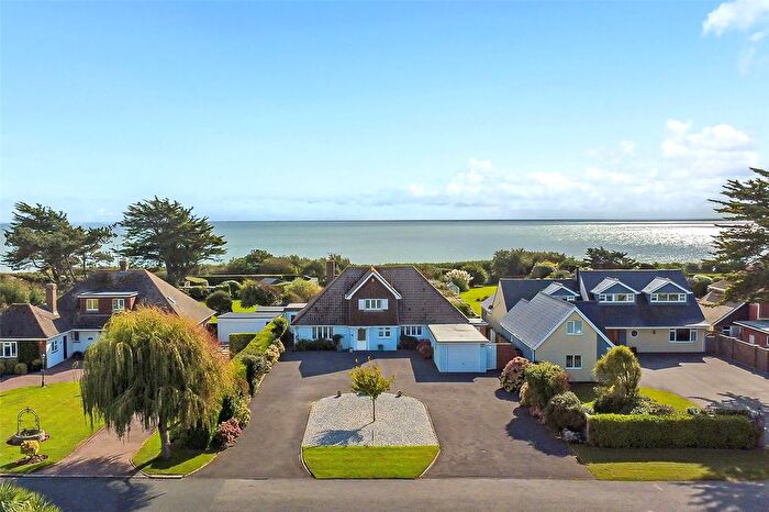 3 Bedroom Bungalow For Sale In Botany Close, Rustington, West Sussex, BN16