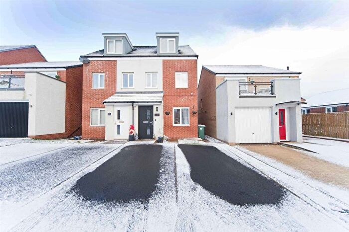 3 Bedroom Semi Detached House For Sale In Celandine Gardens, Hartlepool, TS26
