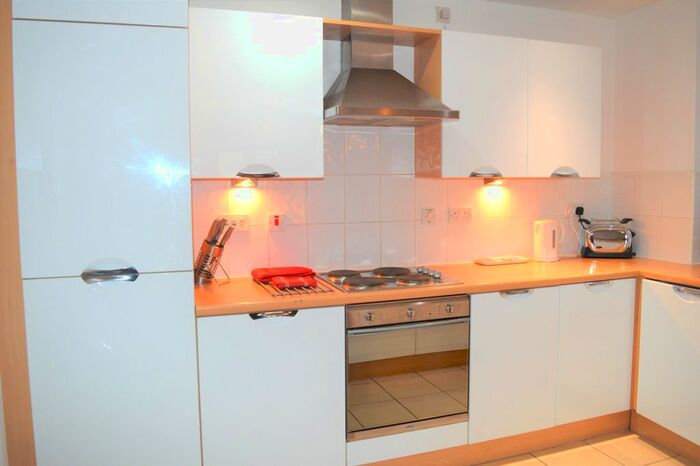 2 Bedroom Flat To Rent In The Chimes, Vicar Lane, Sheffield, S1