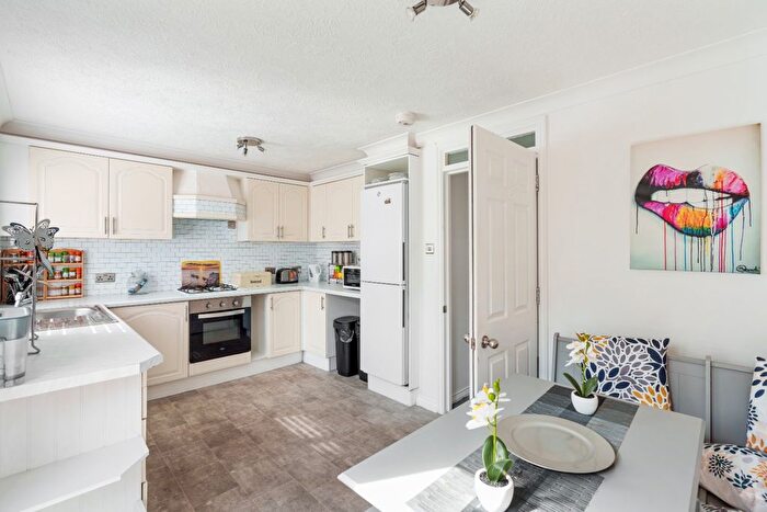 3 Bedroom Terraced House For Sale In North Gardens, Brighton, BN1