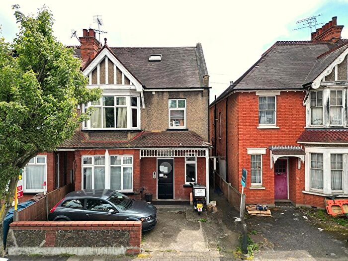1 Bedroom Flat To Rent In Hindes Road, Harrow, Middlesex, HA1