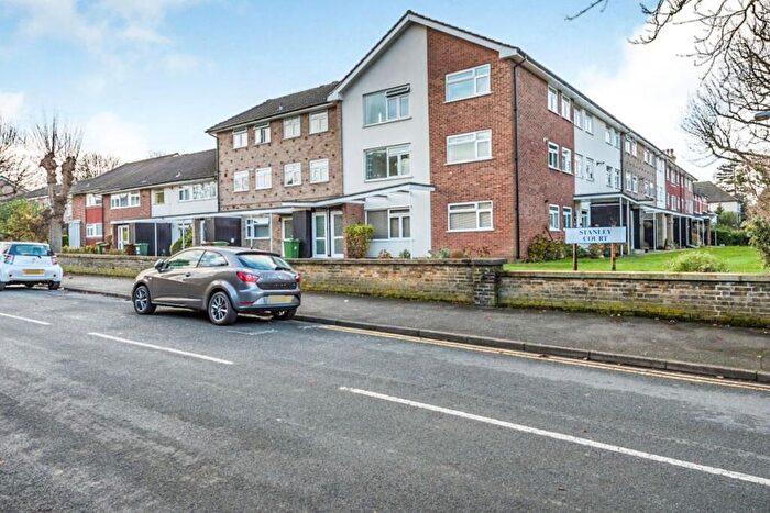 2 Bedroom Flat To Rent In Stanley Road, Sutton, Surrey, SM2