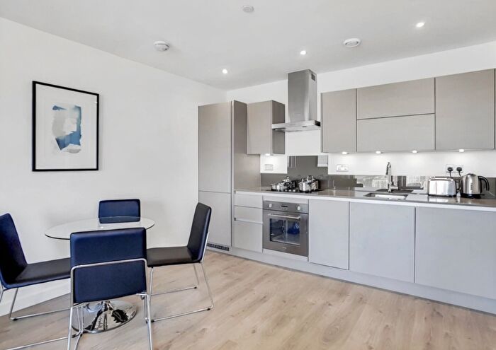 1 Bedroom Flat To Rent In Great Eastern Road, London, E15