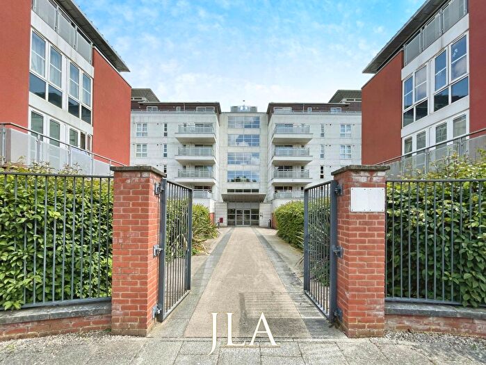 2 Bedroom Flat To Rent In Watkin Road, Leicester, LE2