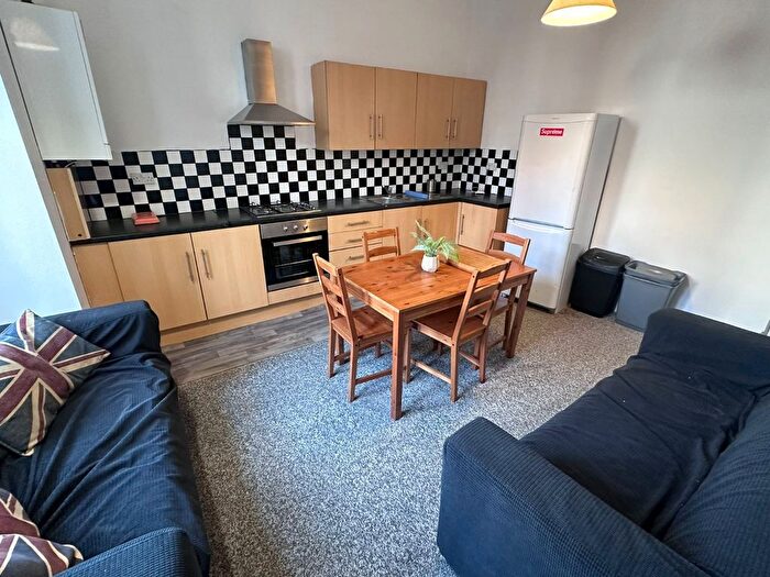 4 Bedroom Flat To Rent In Gedling Grove, Arboretum, Nottingham, NG7