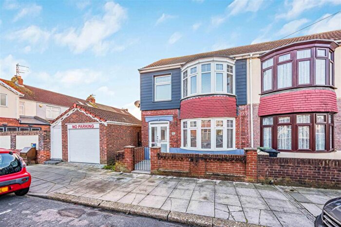 3 Bedroom End Of Terrace House For Sale In Lovett Road, Portsmouth, PO3