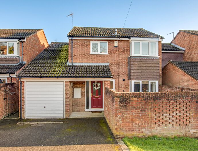 4 Bedroom Detached House For Sale In Redshots Close, Marlow, Buckinghamshire, SL7