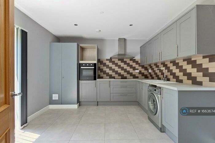 1 Bedroom Flat To Rent In Carlton House, Ebbw Vale, NP23