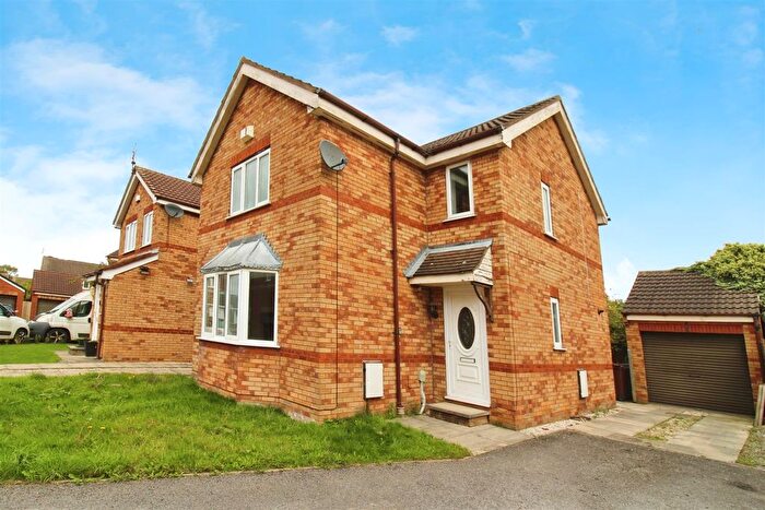 3 Bedroom Detached House For Sale In Robinswood Drive, Bransholme, Hull, HU7