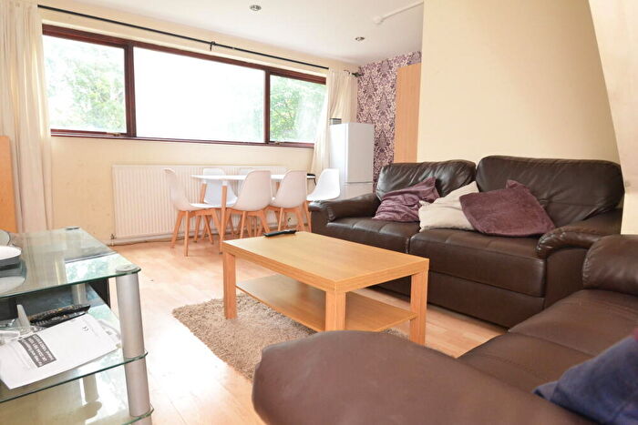 6 Bedroom Detached House To Rent In Ladybarn Crescent, Fallowfield, Manchester, M14