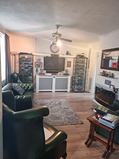 3 Bedroom Terraced House For Sale In Cedar Road, Cranford, TW4