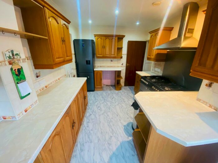 4 Bedroom Detached Bungalow To Rent In Garden Close, Royston, SG8