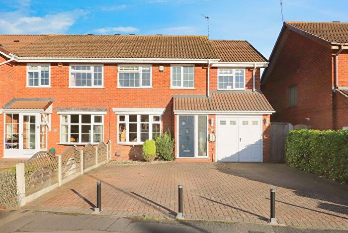 4 Bedroom Semi Detached House For Sale In Sutherland Grove, Perton, Wolverhampton, Staffordshire, WV6
