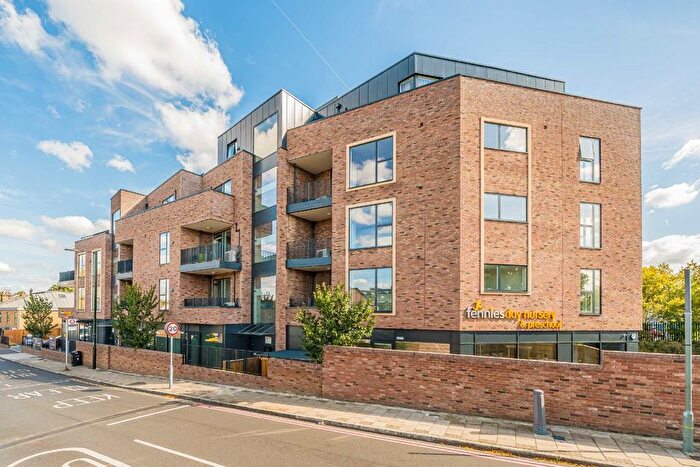 2 Bedroom Flat For Sale In Sandycombe Road, Richmond, TW9