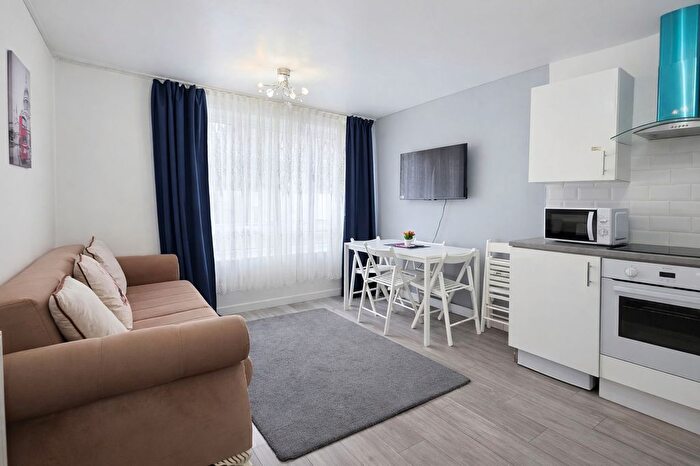 2 Bedroom Flat To Rent In Burder Close, London, N1